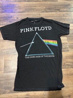 Pink Floyd Black 'Dark Side of the Moon' Prism Graphic Tee